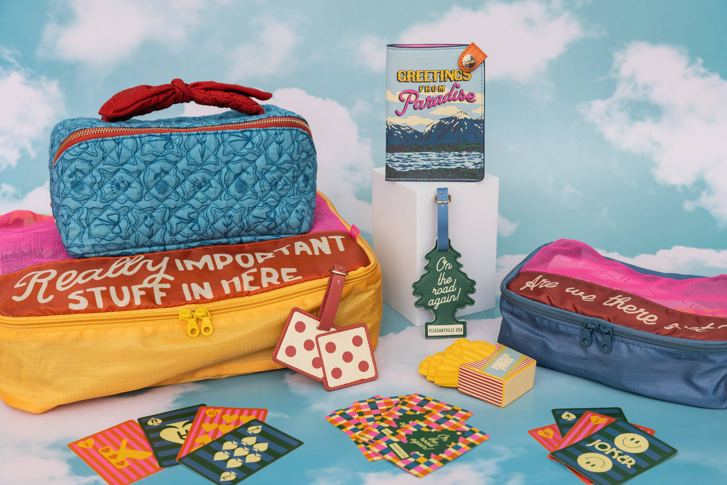 Ban.do - Makeup Bag, Flowers and Bows